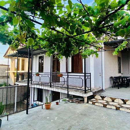 מלון באטומי Naziti House מראה חיצוני תמונה