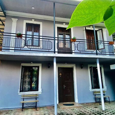 מלון באטומי Naziti House מראה חיצוני תמונה
