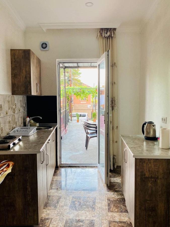 מלון באטומי Naziti House מראה חיצוני תמונה